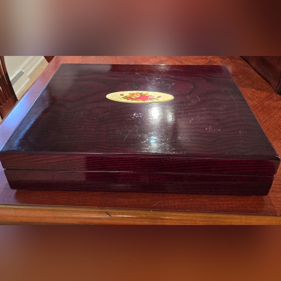 Lacquered Flatware Cutlery Box Roses Decal - Picture 2 of 4